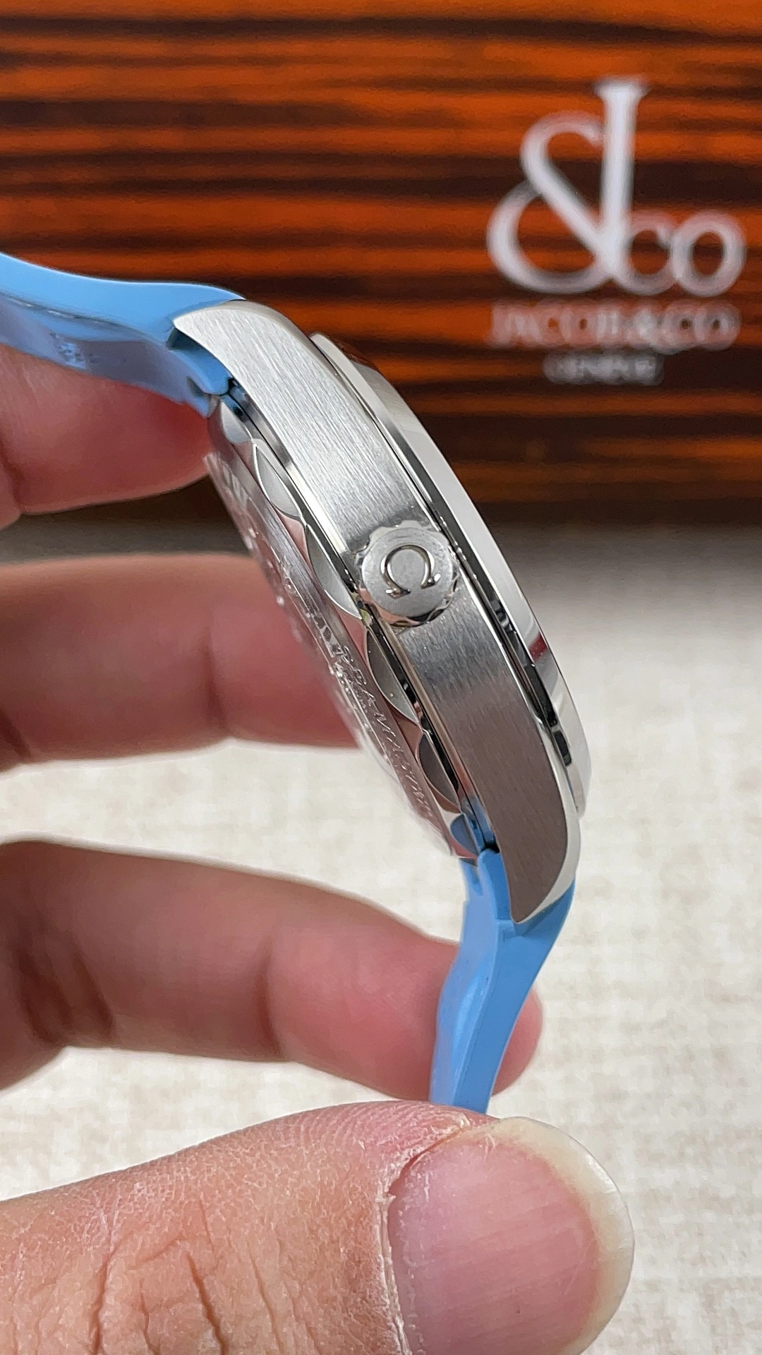 UrbanChic CBD Factory Omega Seamaster Aqua Terra 150M 41mm Summer Blue Teak Dial Smooth Bezel Light Blue Rubber Strap(220.12.41.21.03.008) 1:1 Super Clone – Dandong 8900 Movement 262